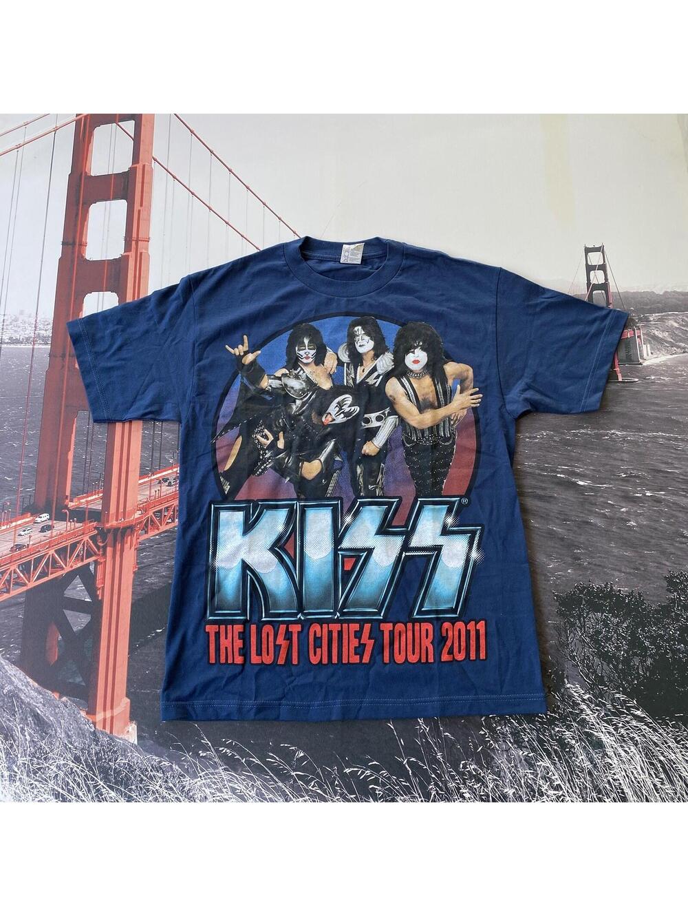 Rare Kiss T-Shirt The Lost Cities Tour 2011 Size Medium Band Tee Gene Simmons